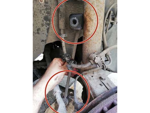 Une fois les écrous sortis, il suffit uniquement de sortir la billette en dégageant les extrémités.