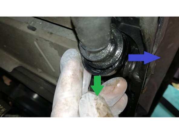 débrancher le tuyau de fort diamètre, et faire couler le liquide de refroidissement