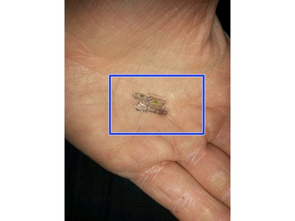 comparaison de l'ampoule neuve et l'ampoule défectueuse