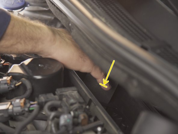 Reposer la mousse dans son logement en la plaçant bien au fond