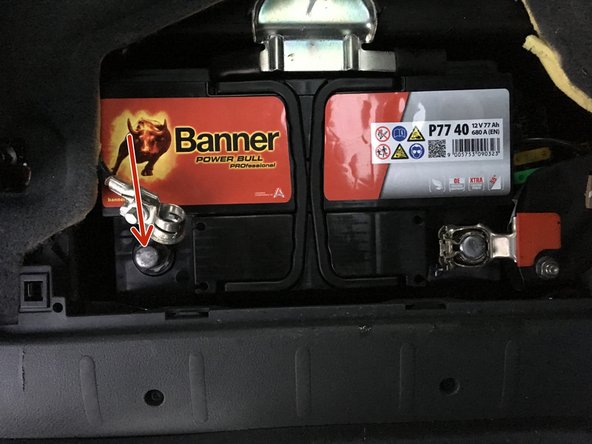 Serrer l'écrou de 10