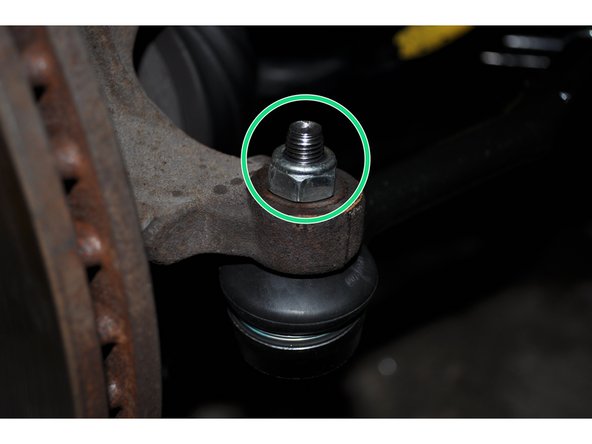 Serrer l'écrou de la rotule