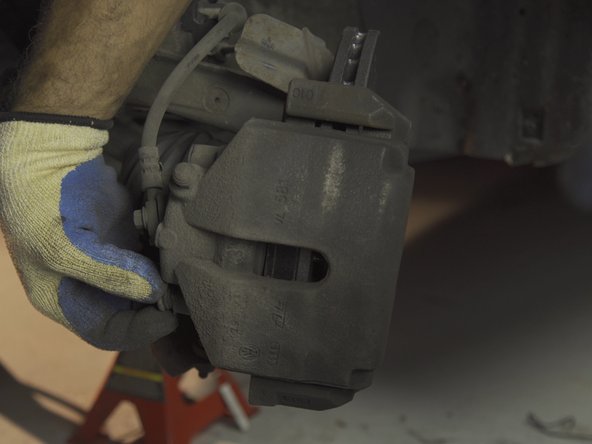 Replacer les cache-poussières sur les colonnettes