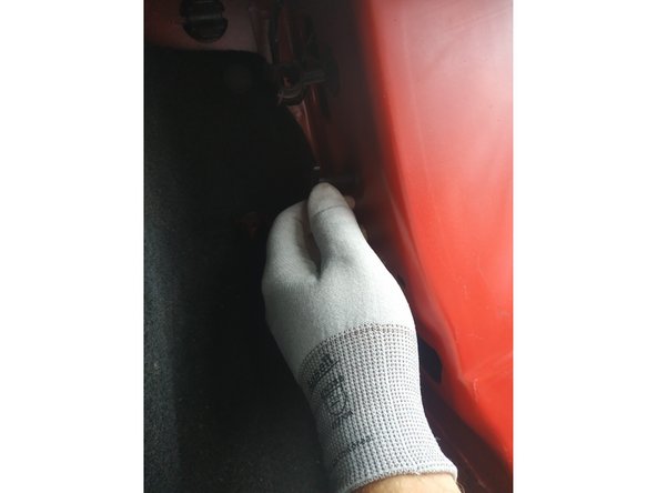 faire de même pour le feu arrière droit