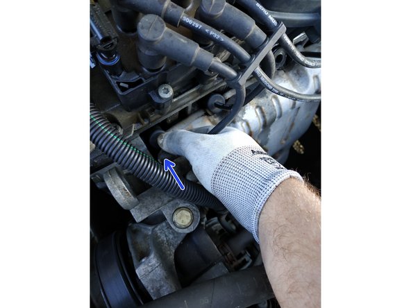 finir le serrage à la clé dynamométrique, couple de 27 N.m