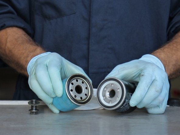 Comparer les dimensions entre le nouveau le filtre à huile et l'ancien