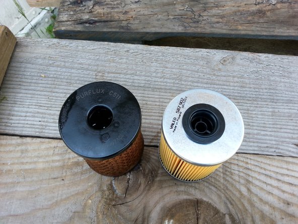 Comparer l'ancien et le nouveau filtre à carburant (longueur, diamètre)