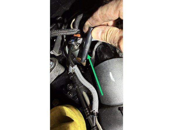 Retirer les cabochons d'alimentation des bougies de préchaufffage en tirant fermement dessus