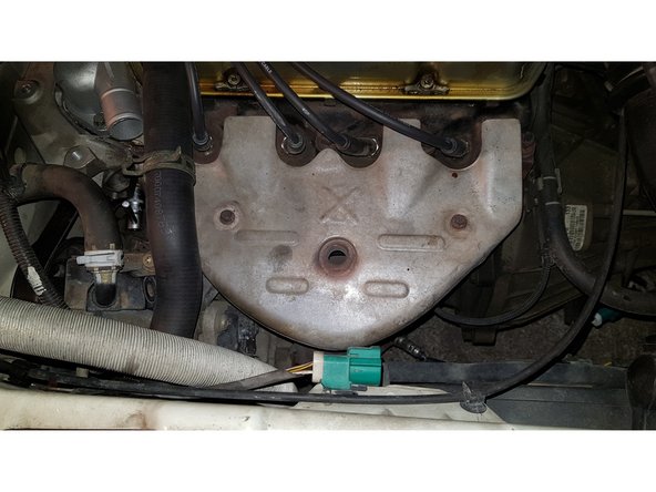 Avec une douille adaptée retirez la sonde lambda