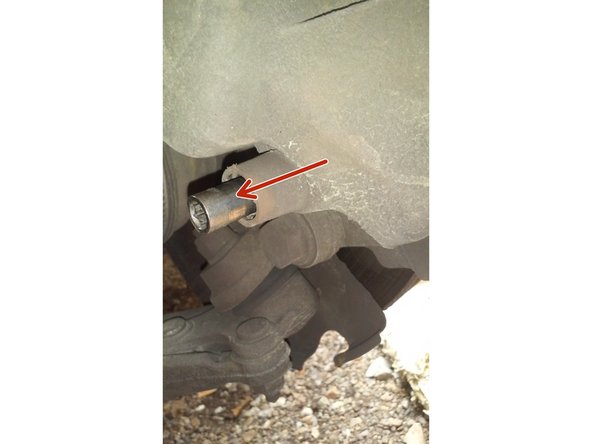 Dégager les vis de leur emplacement.