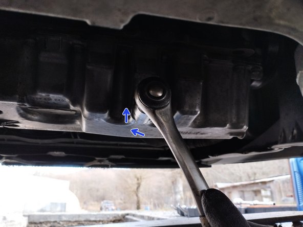 Finir le serrage à la clé de 19mm