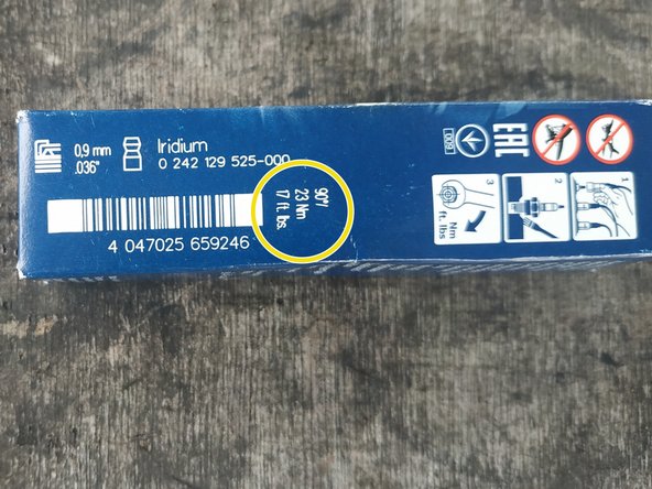 Inutile de contrôler le jeu aux électrodes. Vous risqueriez d'endommager le revêtement (iridium ici) avec le jeu de cales. Les bougies sont toujours bien réglées en usine.