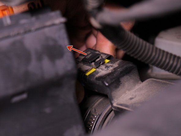 Débrancher le connecteur du débitmètre