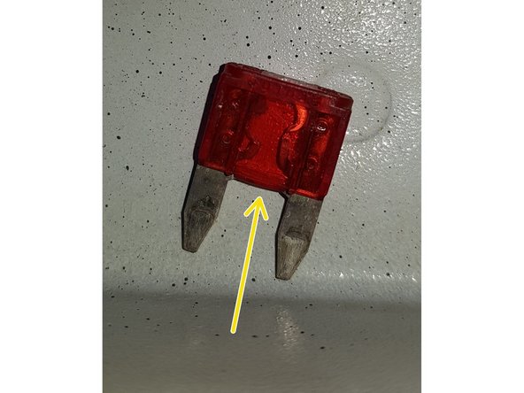 Un autre fusible HS pour moi, le n°36.