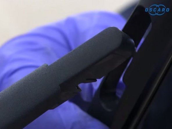 Reclipser le balai d'essuie-glace  sur le bras