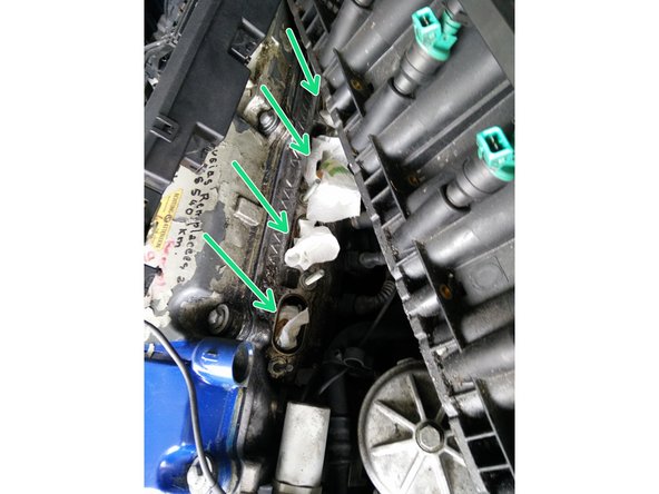 Mettre de l'essuie-tout dans les 6 trous d'admission