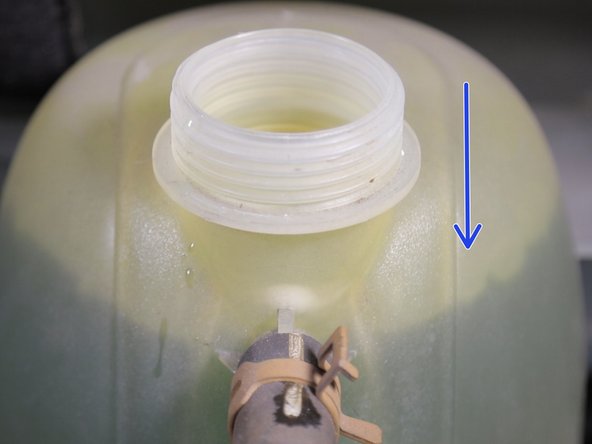 Surveiller le niveau du liquide de refroidissement, compléter si besoin