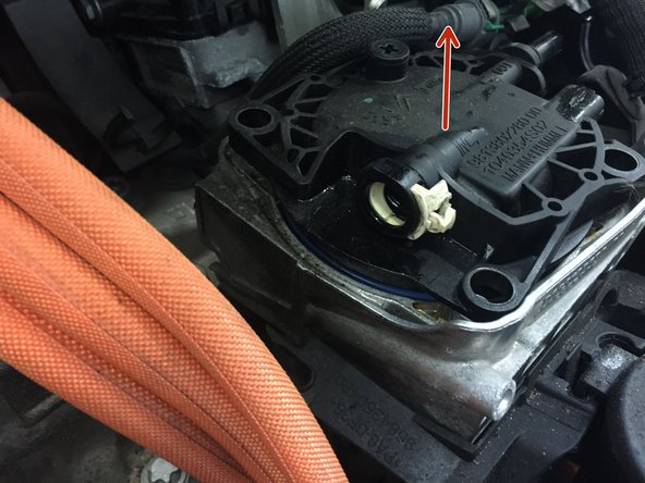 
Remove the old filter by pulling it upwards
