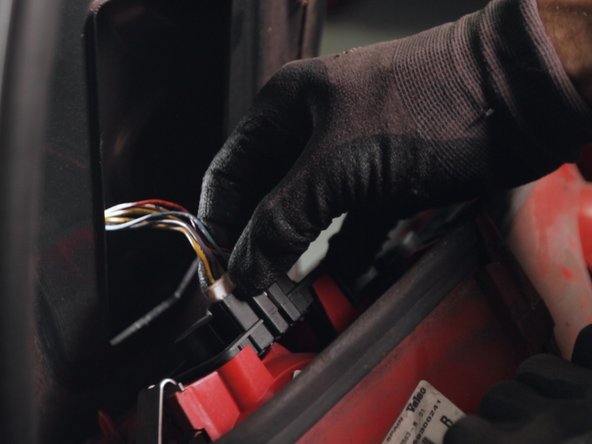 Retirer le faisceau du feu en appuyant dessus en même temps que vous tirez