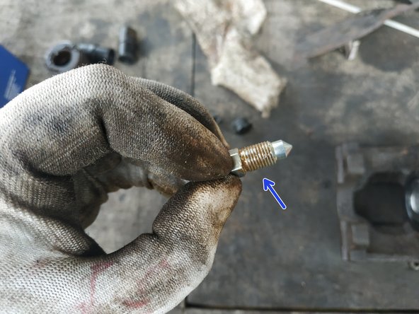 graisser et mettre en place les soufflets de colonnettes