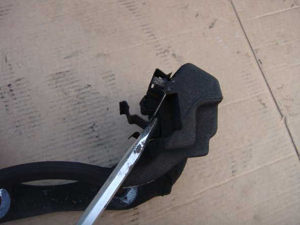 En général des ressorts et des vis neuves sont fournis avec les plaquettes neuves