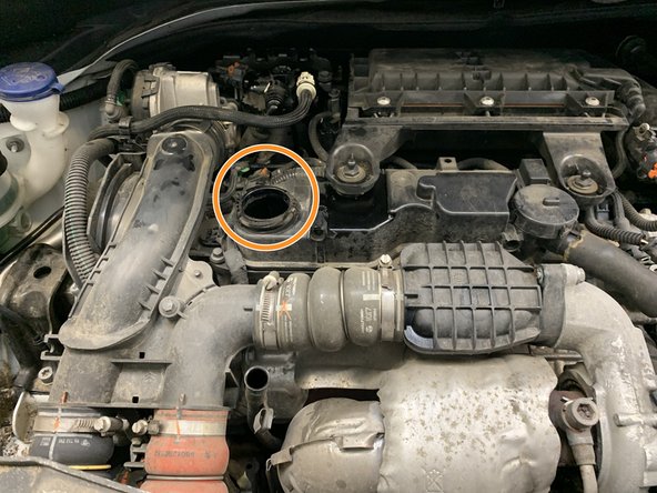 Verser l'huile préconiser par le constructeur dans le moteur par l'orifice de remplissage.