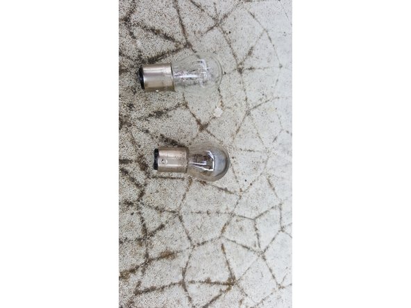 Comparer la nouvelle ampoule avec l'ancienne