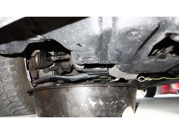 Ne pas trop dévisser le filtre ! Le desserrer seulement...