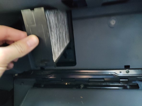 Attention au sens de chacun des éléments : ces derniers doivent s'emboiter l'un dans l'autre parfaitement.