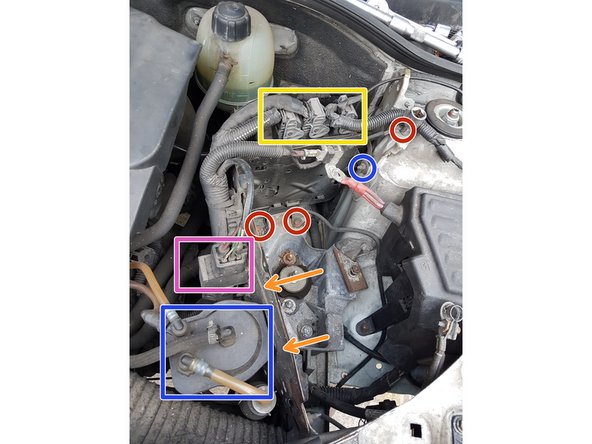 Démonter le support batterie n'est pas difficile, il n'y a que quelques vis à enlever.