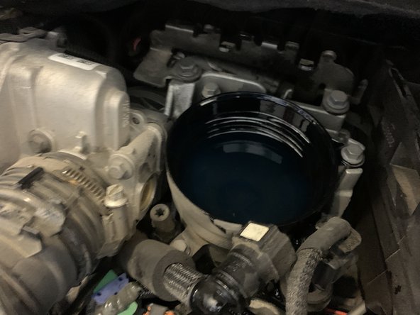 Installer le nouveau filtre à carburant