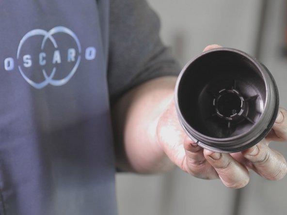 Nettoyer jusqu’à ce que le liquide à l’intérieur de la cloche soit transparent