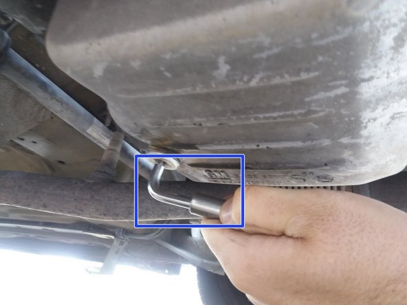 A l'aide de la clé torx t45 serrer le bouchon du carter.