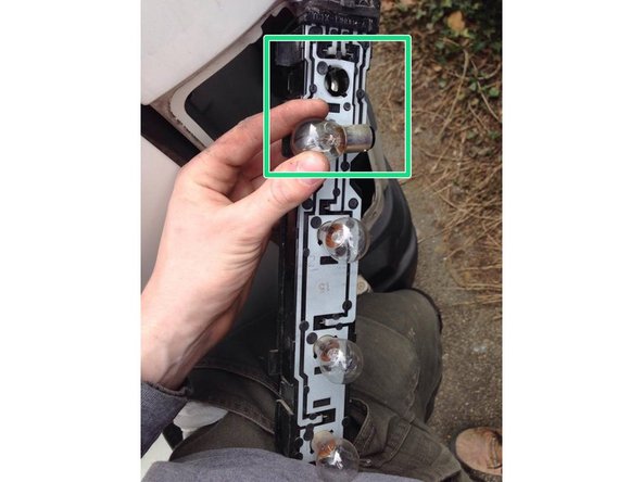 En violet : Ampoule recul.