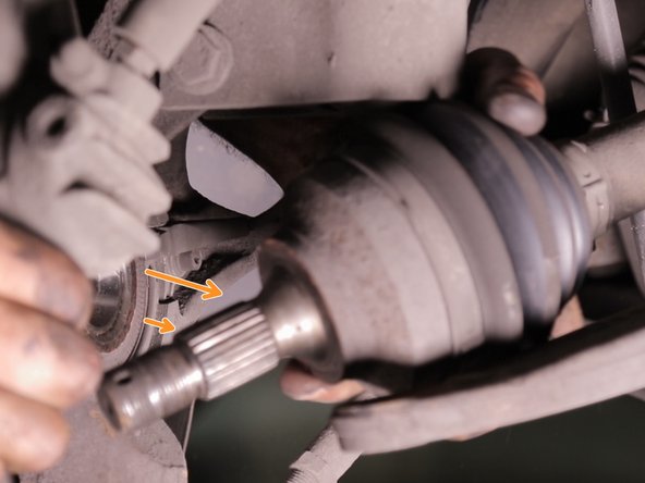 Retirer le cardan en tirant vers vous délicatement