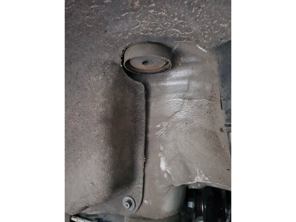 Tirez dessus à la main puis nettoyez la surface en contact.