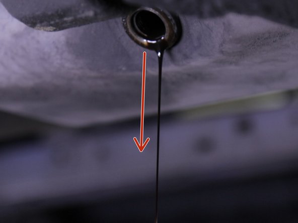 Pendant ce temps la, le carter s'est vidé de l'huile moteur