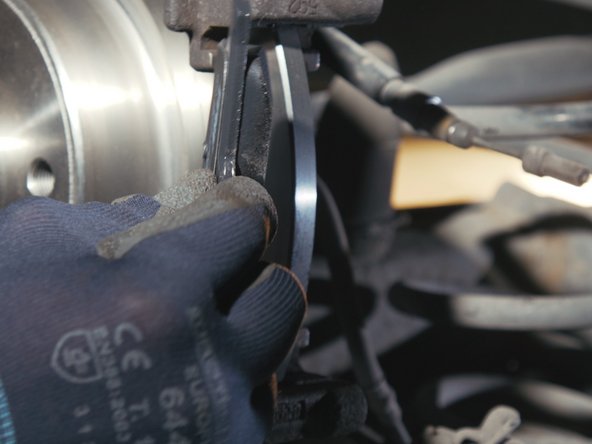 Replacer la première plaquette sur la chape