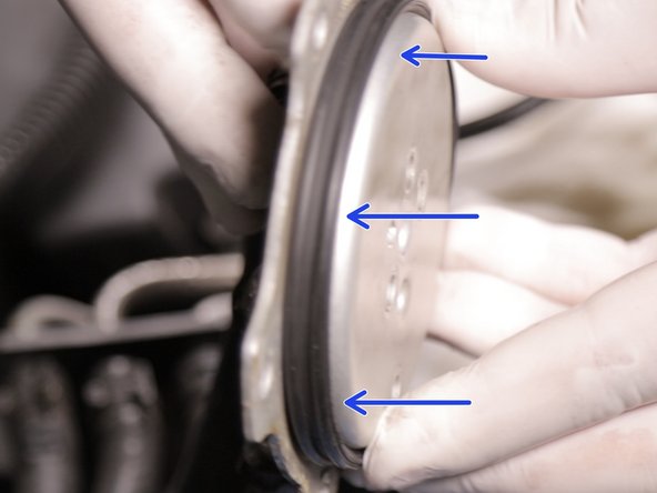 Insérer le nouveau joint autour du couvercle du boitier