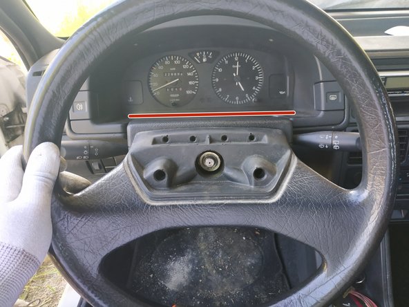 présenter le volant bien droit, ne pas oublier la rondelle