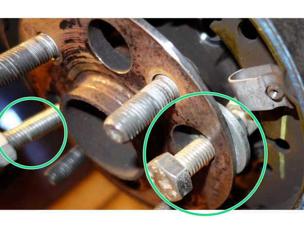 Le diamètre extérieur des rondelles ne doit pas être supérieur à 30mm, car leur positionnement serait gêné par la structure cylindrique extérieur du roulement. Le fait de doubler le nombre de rondelles, permet simplement de rigidifier leur forme.