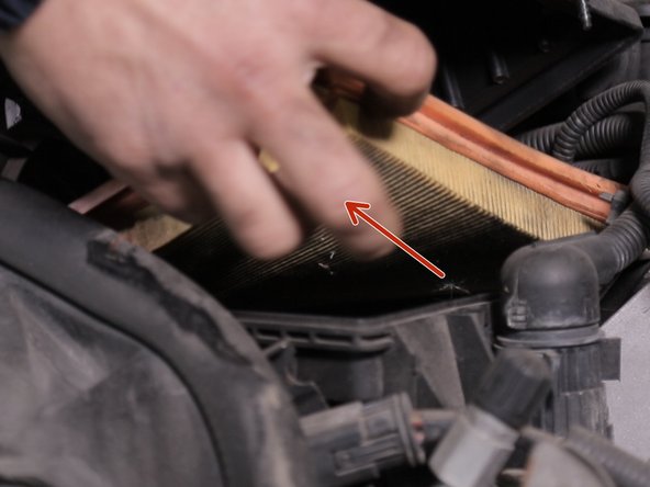 Et retirer le filtre à air de la boite