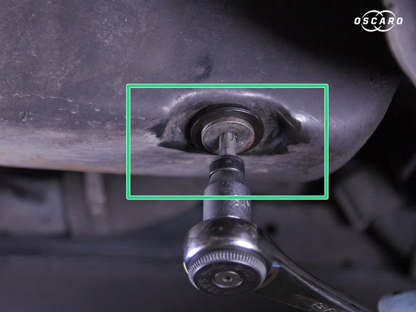 Revisser le bouchon de carter et serrer