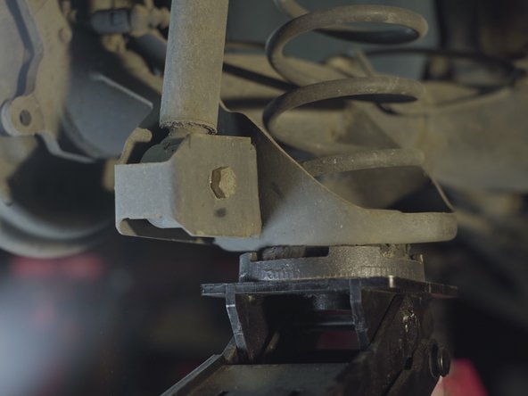 Tirer sur la vis pour la déposer