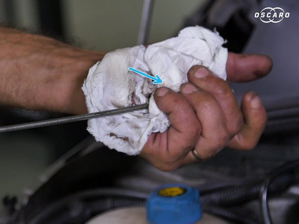 Retirer la jauge essuyer la et replacer la