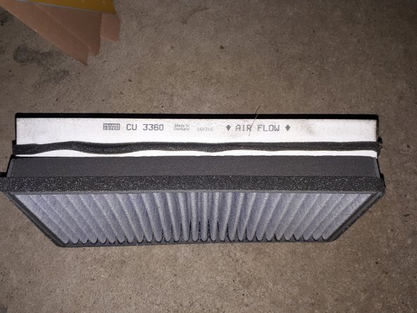 Comparer les dimensions (hauteur,largeur, longueur) pour s'assurer du bon montage du nouveau filtre