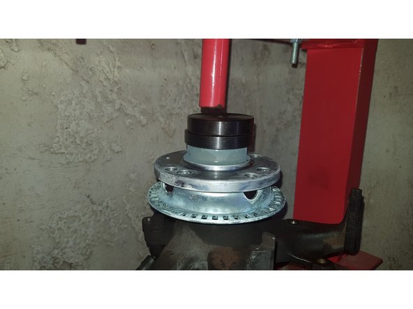 Placez une cale au-dessus.