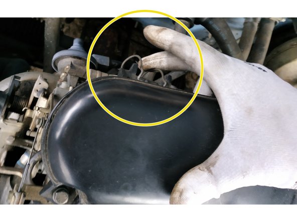 puis verrouiller l'agrafe de maintien