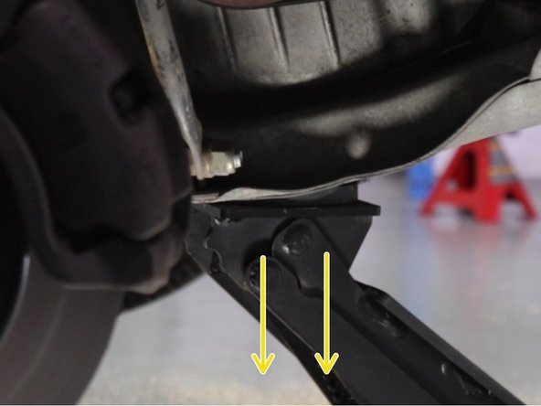 Redescendre délicatement le cric