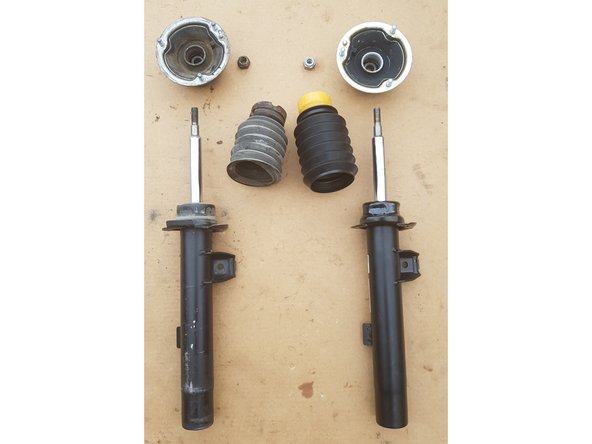 Comparez les pièces neuves avec celles que vous venez de démonter.